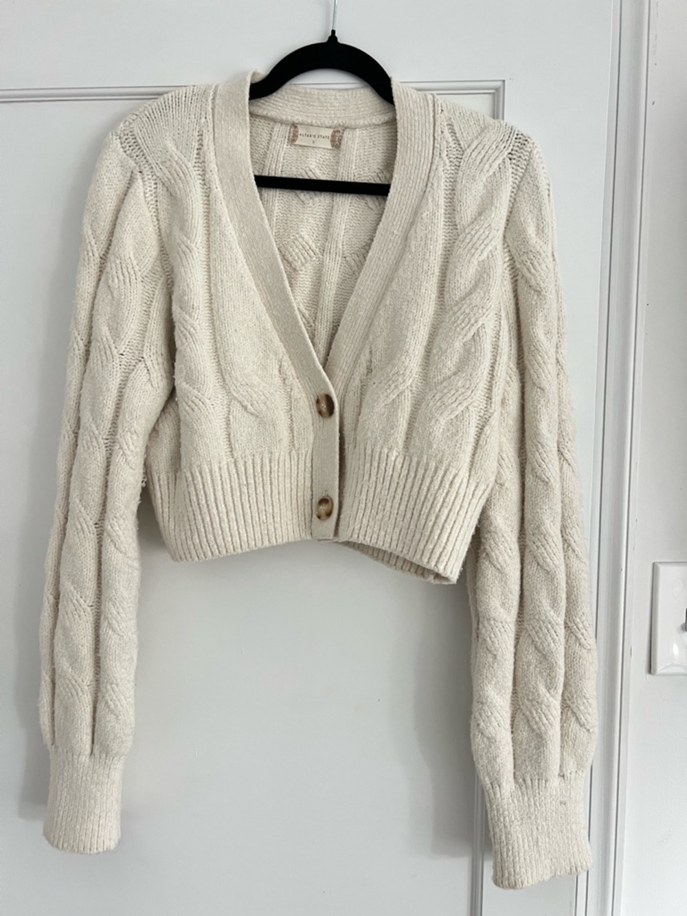 🩵ALTAR’D STATE🩵CABLE KNIT CARDIGAN